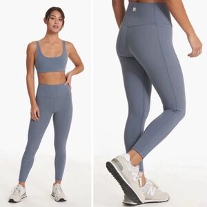 Vuori Studio Pocket Legging in Light Azure. In EUC!